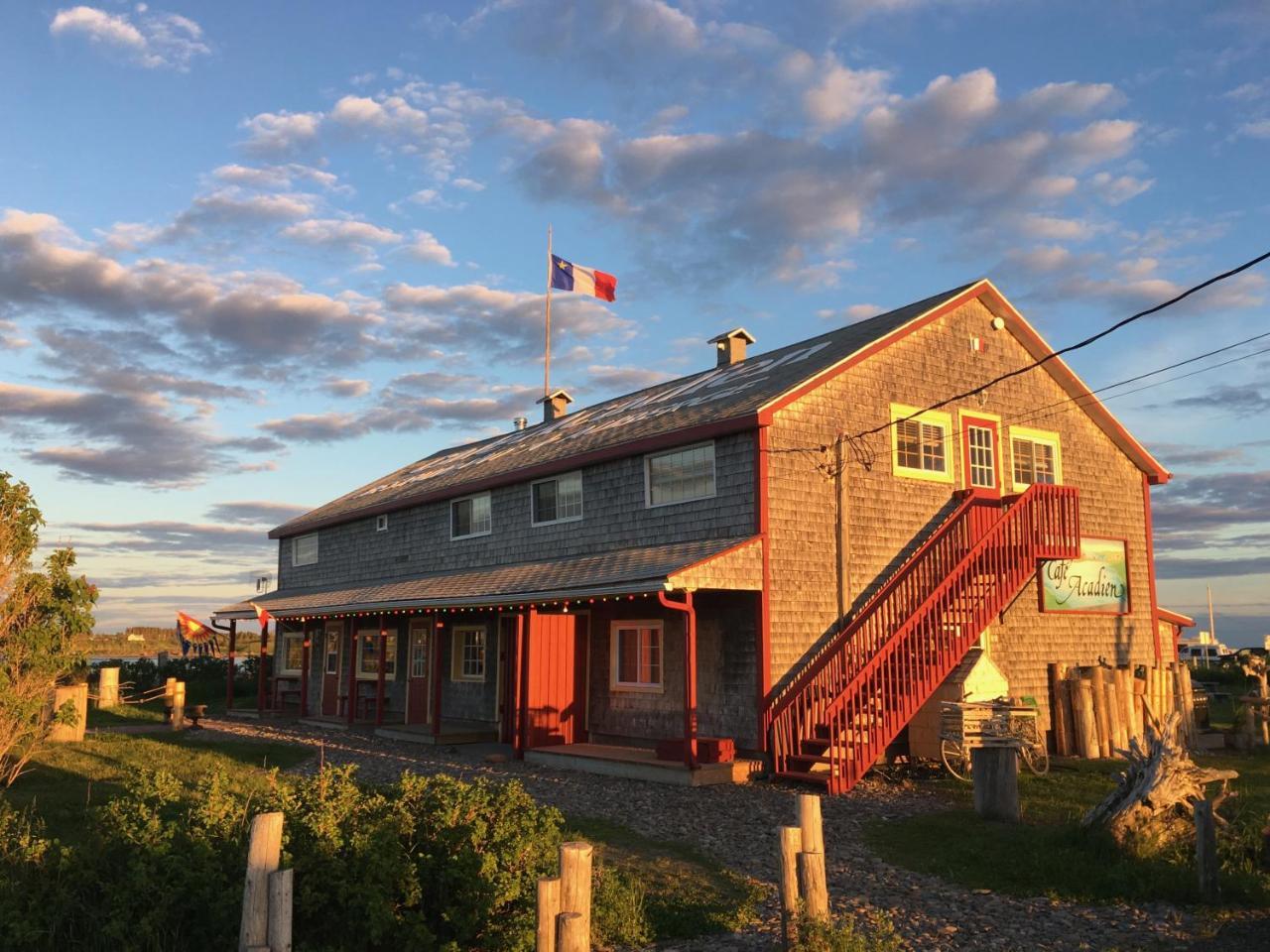 Auberge Cafe Acadien Бонавентур Екстер'єр фото